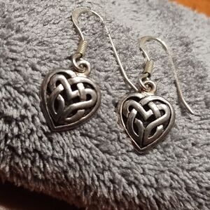 🤍 Celtic Heart Earring